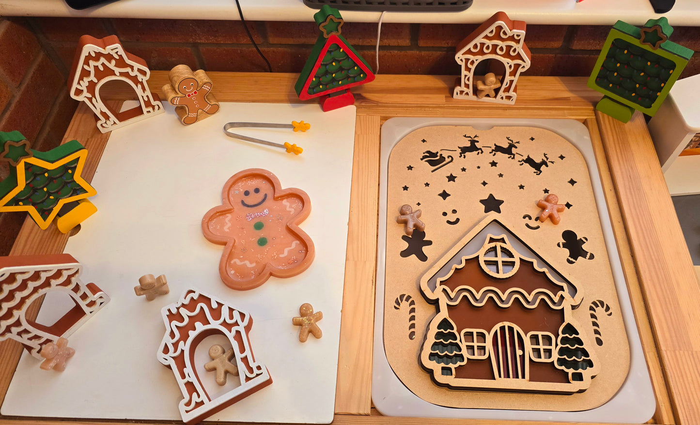 Gingerbread houses set