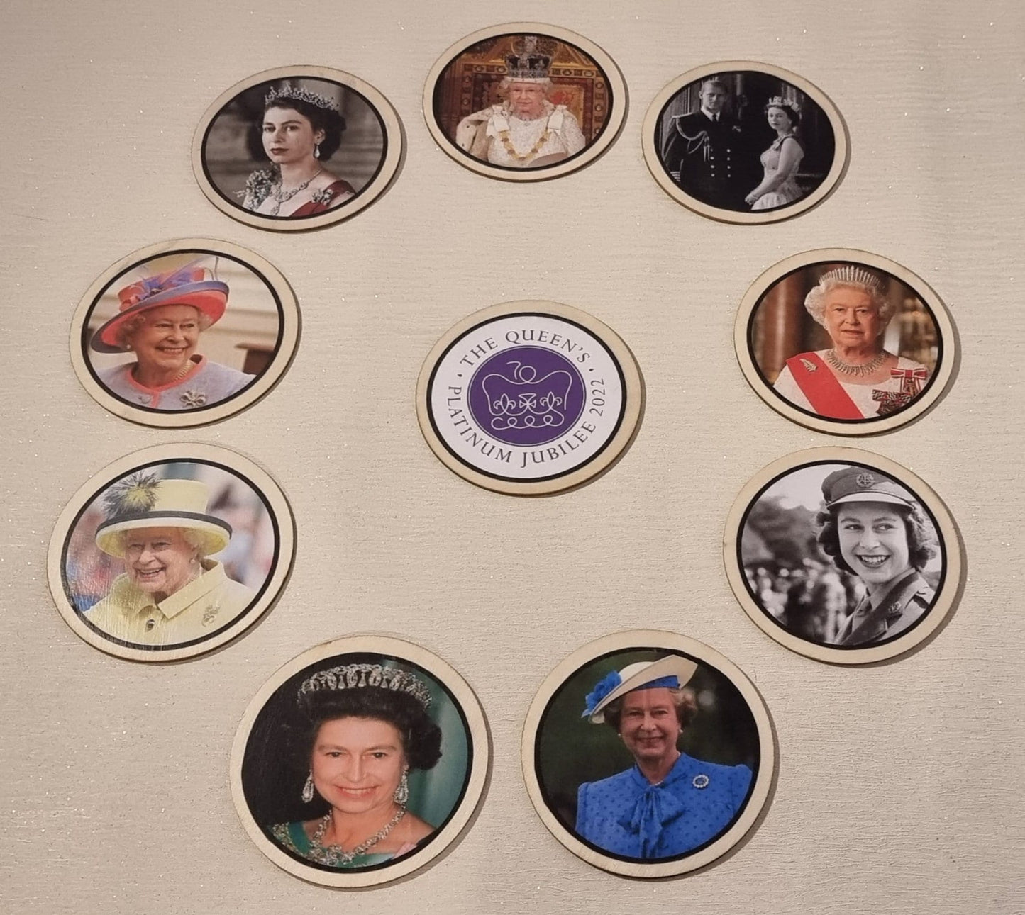 Queens platinum jubilee wooden disks