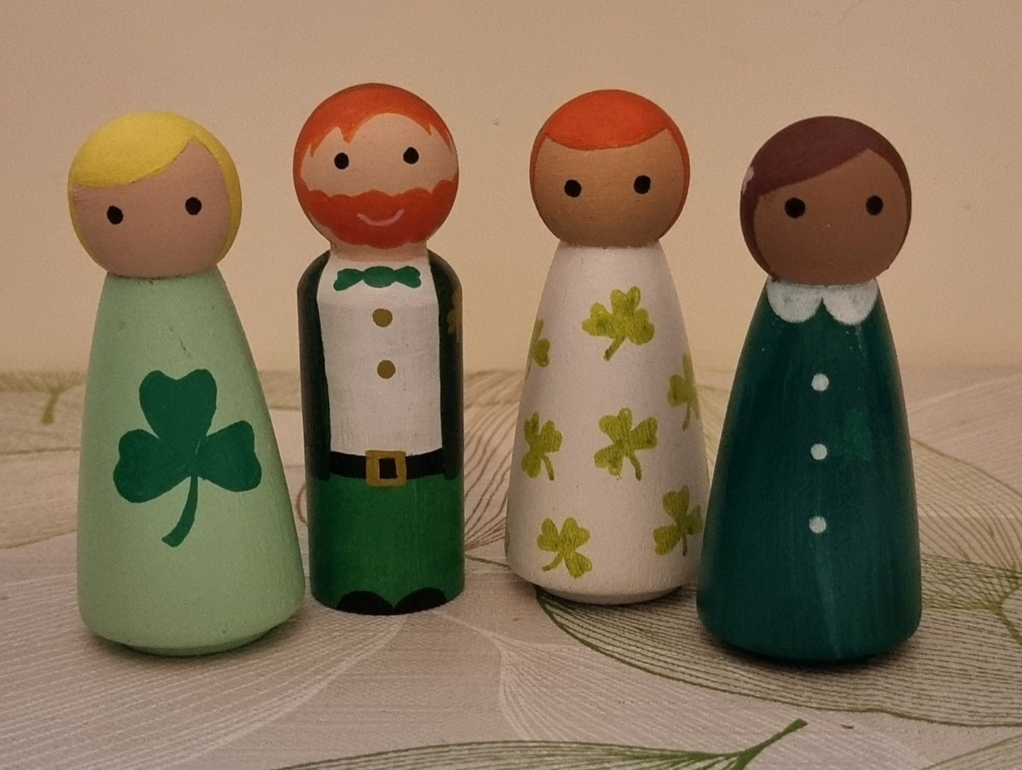 St patricks day peg dolls